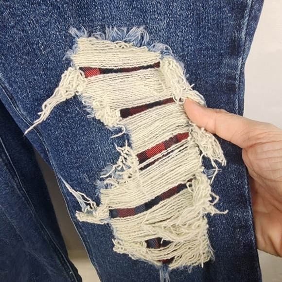 Judy Blue Distressed Boyfriend Fit Red Plaid Underlay Relaxed Holiday Size 30 - Picture 2 of 7